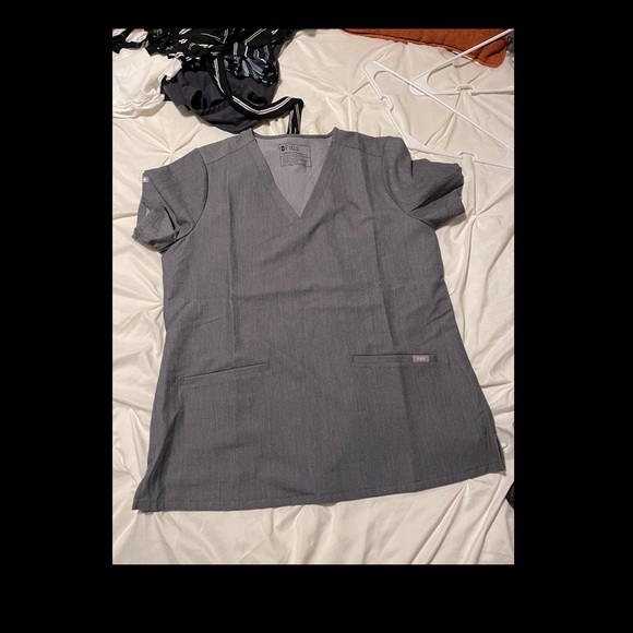 FIGS SCRUBS - Picture 4 of 4